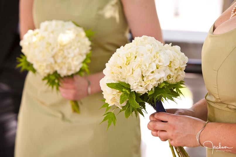 green and white bridal bouquet