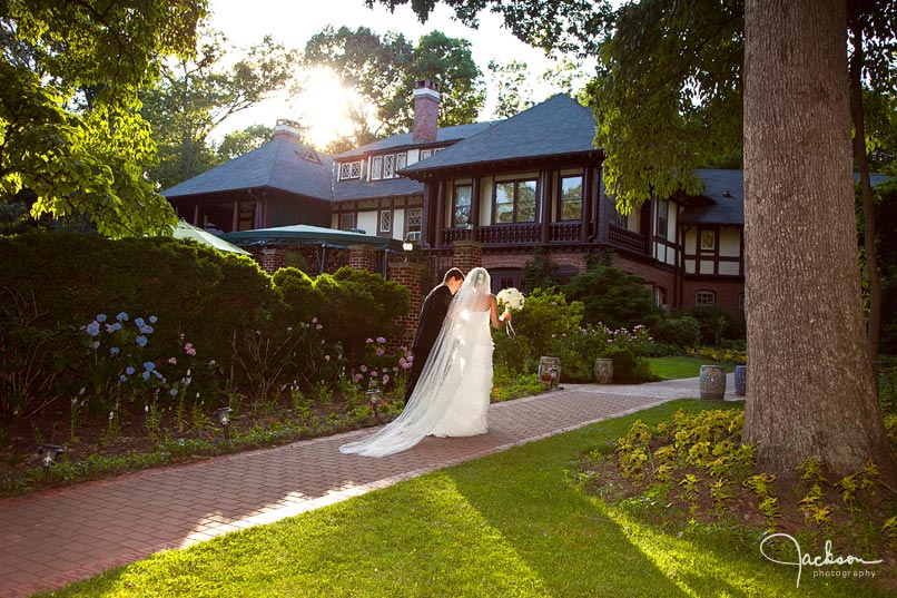 bride and groom leaving gramercy ceremony