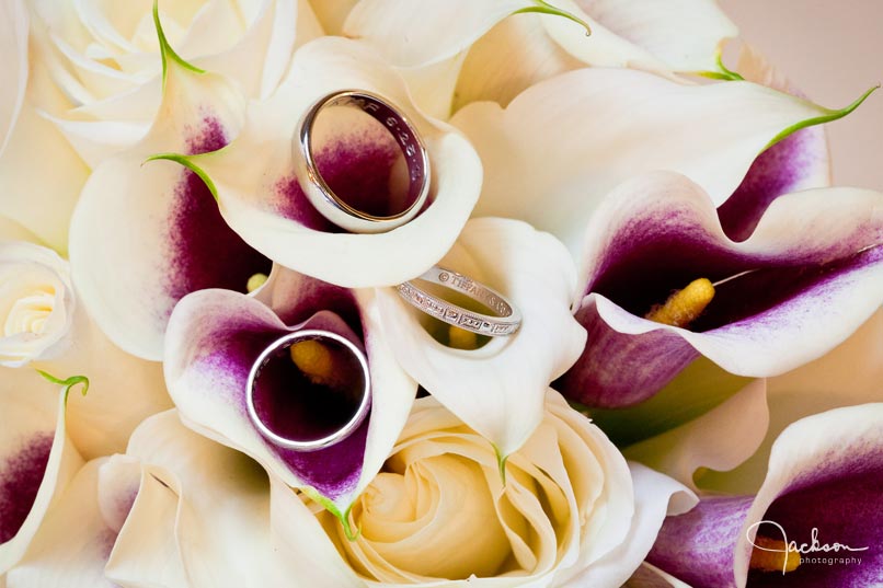 rings and calla lily bouquet