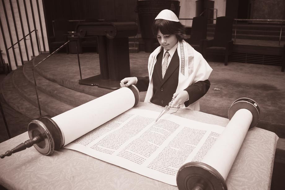 boy reading the torah