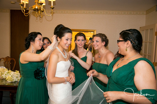 bride and bridesmaids dark green dress