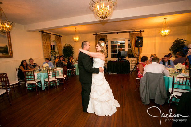 bride and groom first dance