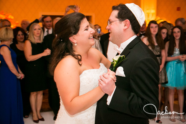 bride and groom first dance