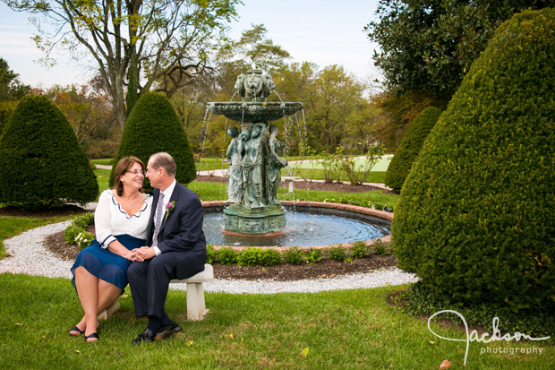 bride and groom at antrim gardens